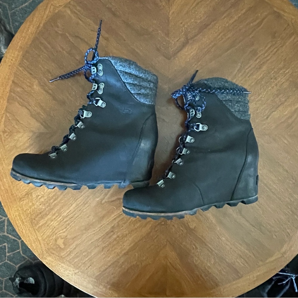 Sorel Conquest Wedge Boots - Picture 6 of 10